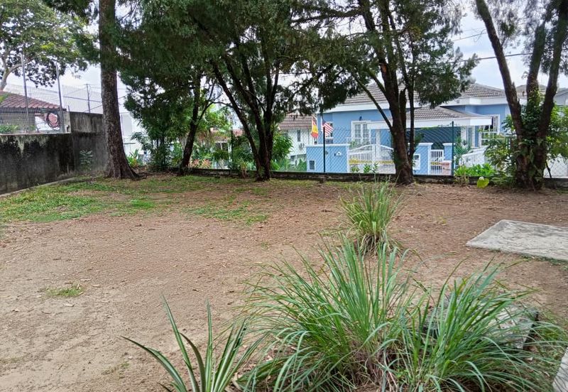 Double Storey Bungalow For Sale At SS1 Petaling Jaya Selangor.