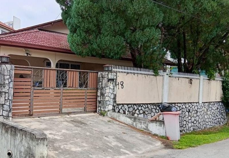 Double Storey Bungalow For Sale At SS1 Petaling Jaya Selangor.
