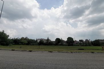 Perdana Lakeview West