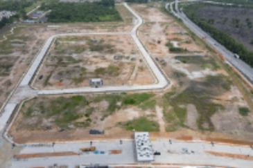 West Port, Pulau Indah