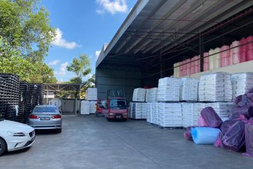 3 sty Factory Building For Sale @ Olak Lempit, Banting