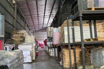 3 sty Factory Building For Sale @ Olak Lempit, Banting