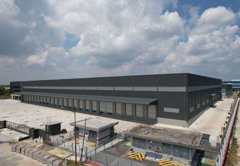 West Port, Pulau Indah