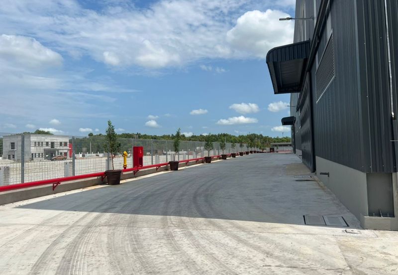 West Port, Pulau Indah