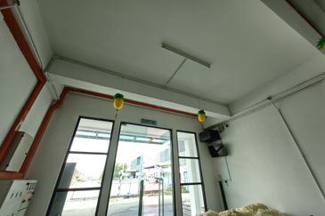 Prime Location - 2.5 acres Detached Warehouse For Sale @ Puchong