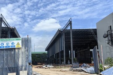 Brand New Semi D Warehouse To Let @ Pandamaran, Klang