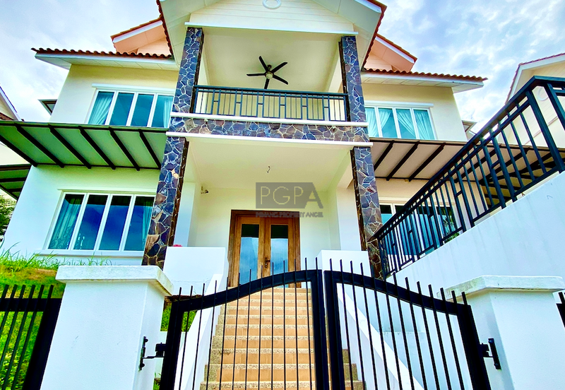 Double-Storey Bungalow at the Hilltop Villas 