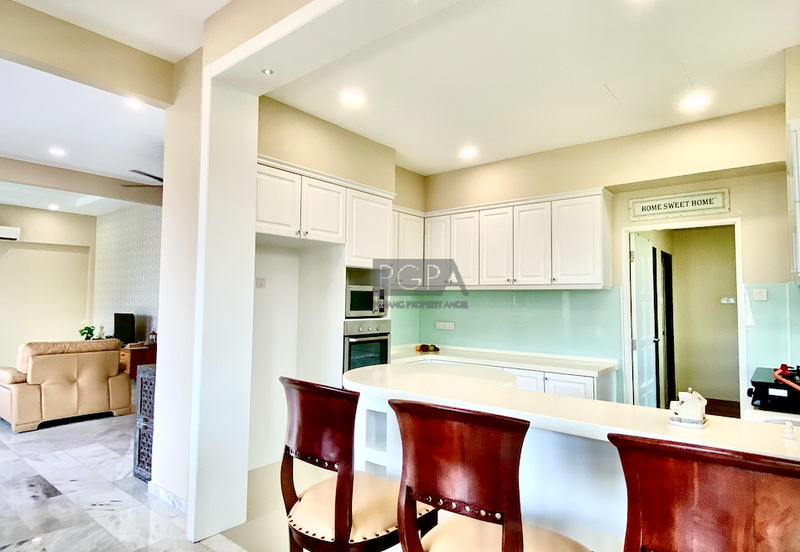 Double-Storey Bungalow at the Hilltop Villas 