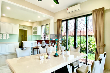 Double-Storey Bungalow at the Hilltop Villas 