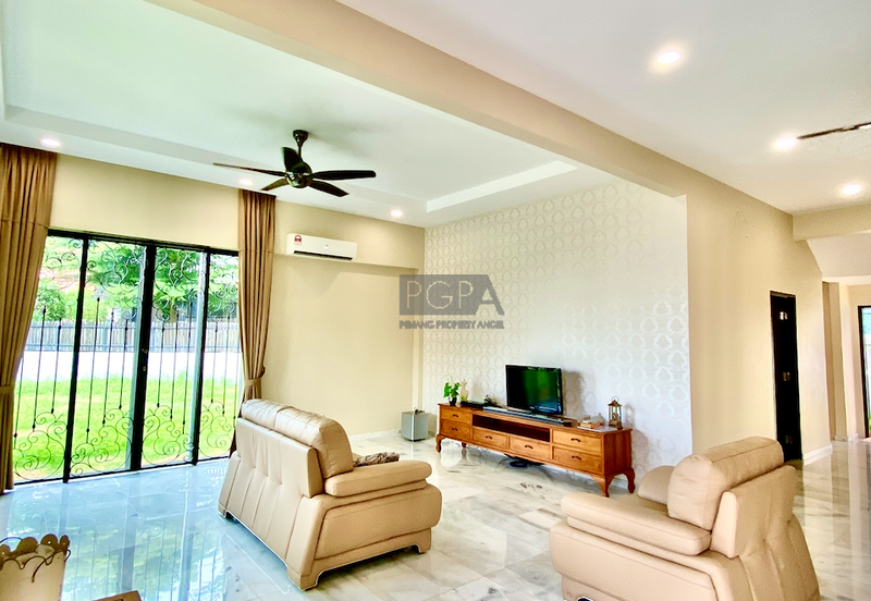 Double-Storey Bungalow at the Hilltop Villas 