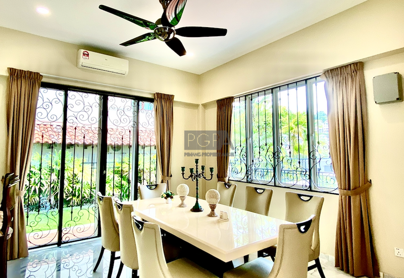 Double-Storey Bungalow at the Hilltop Villas 