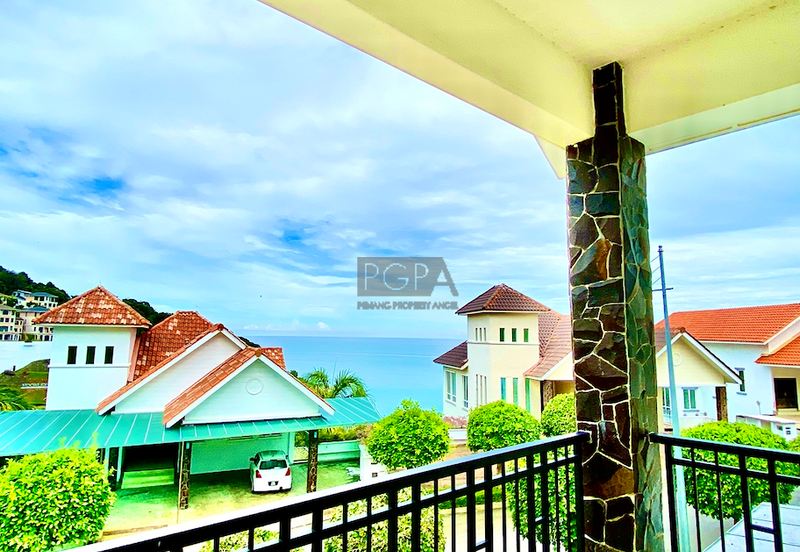 Double-Storey Bungalow at the Hilltop Villas 