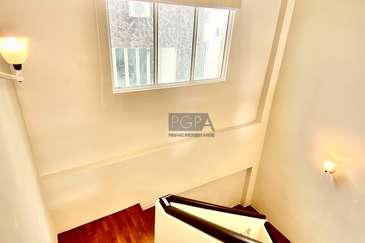 Double-Storey Bungalow at the Hilltop Villas 