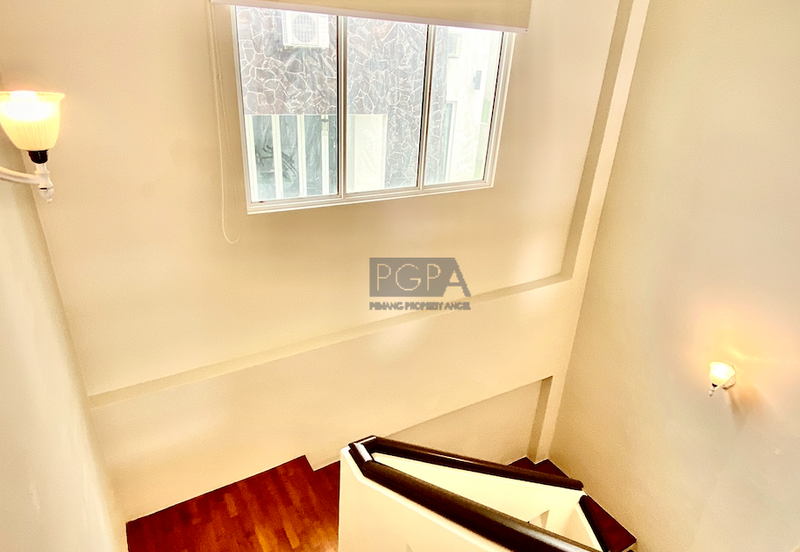 Double-Storey Bungalow at the Hilltop Villas 