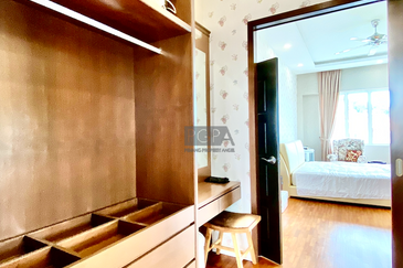 Double-Storey Bungalow at the Hilltop Villas 