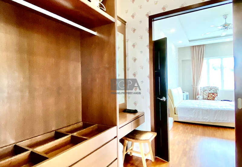 Double-Storey Bungalow at the Hilltop Villas 