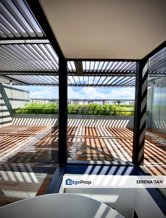 The Shorefront Residences Seaview Condominium with Roof-Terrace in George Town UNESCO WHS., Penang, Georgetown