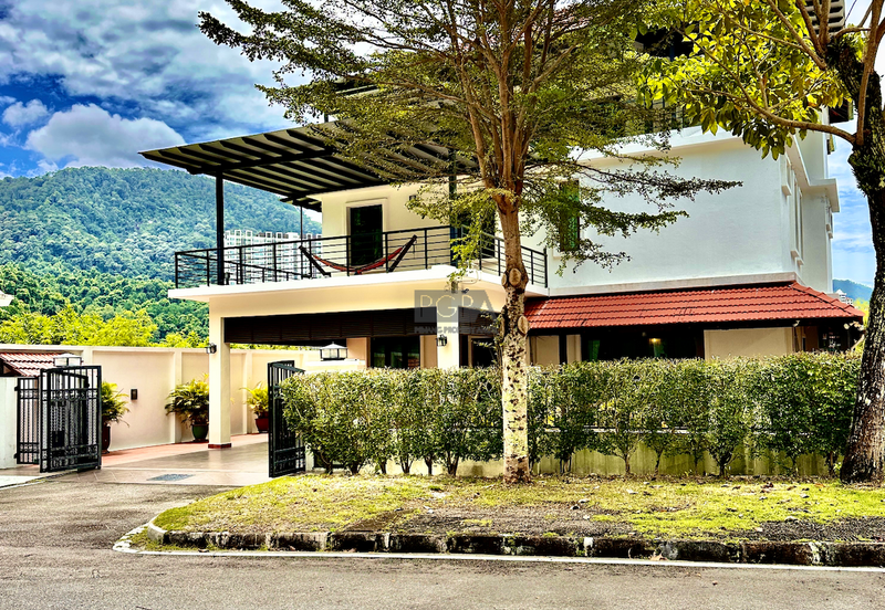 Persiaran Sungai Emas