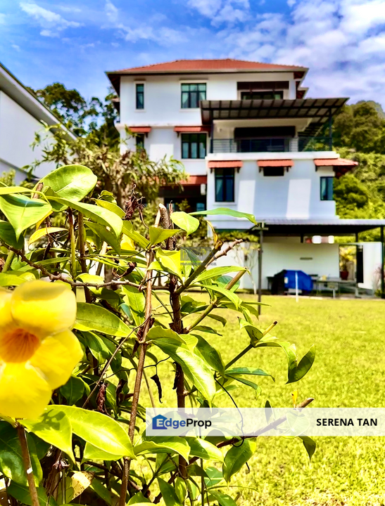 A 4-Storey Pool House on Persiaran Sungai Emas 1 in Batu Ferringhi., Penang, Batu Ferringhi