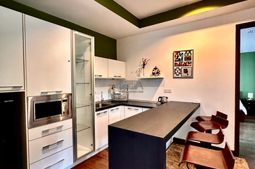 Persiaran Sungai Emas