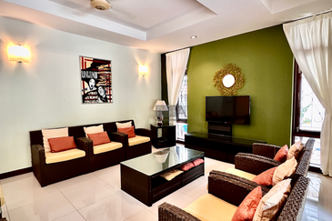 Persiaran Sungai Emas