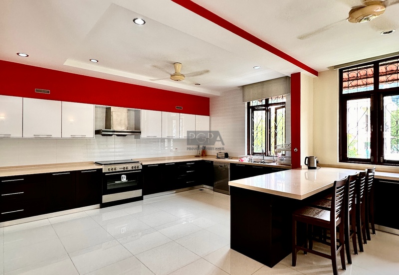 Persiaran Sungai Emas