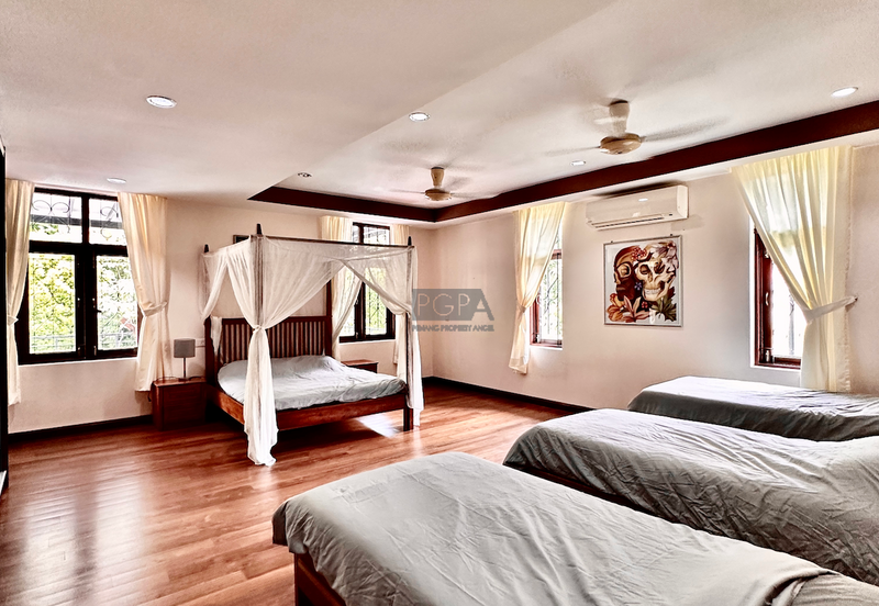 Persiaran Sungai Emas