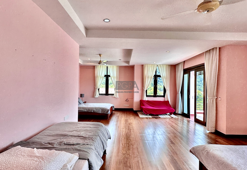 Persiaran Sungai Emas