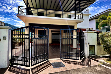 Persiaran Sungai Emas