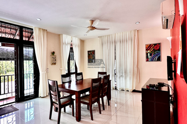 Persiaran Sungai Emas