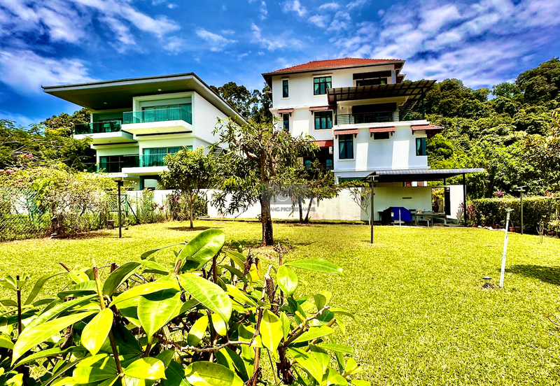 Persiaran Sungai Emas