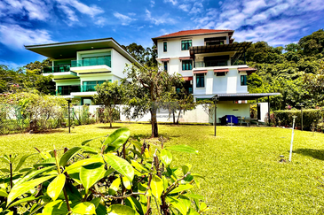 Persiaran Sungai Emas