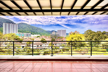 Persiaran Sungai Emas