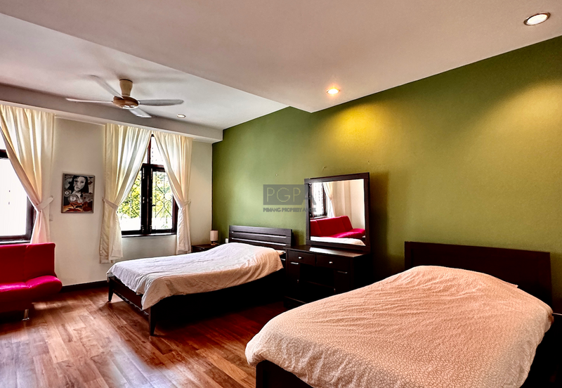 Persiaran Sungai Emas