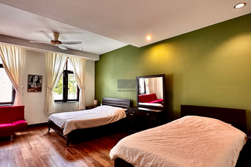 Persiaran Sungai Emas