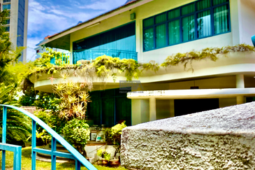 Jalan Bunga Kaca Piring