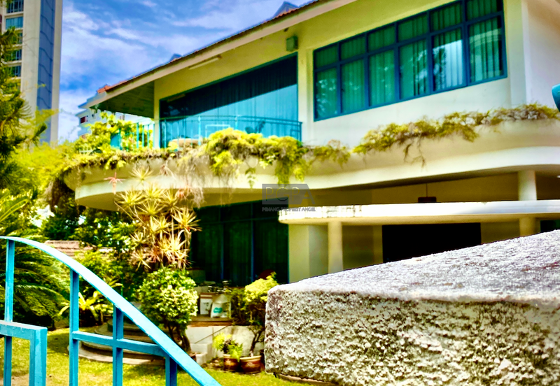 Jalan Bunga Kaca Piring