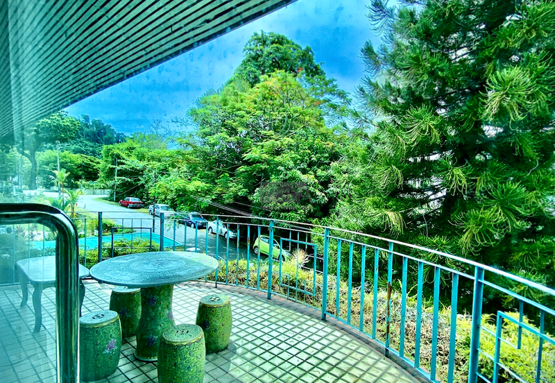 Jalan Bunga Kaca Piring