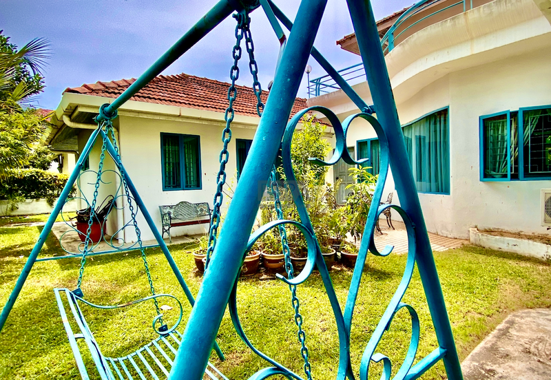 Jalan Bunga Kaca Piring