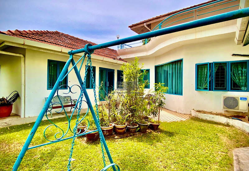 Jalan Bunga Kaca Piring