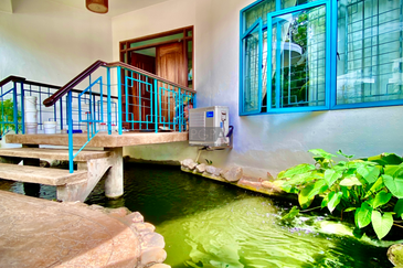 Jalan Bunga Kaca Piring