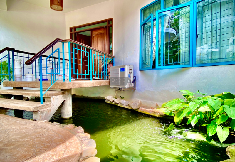 Jalan Bunga Kaca Piring