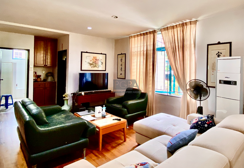 Jalan Bunga Kaca Piring