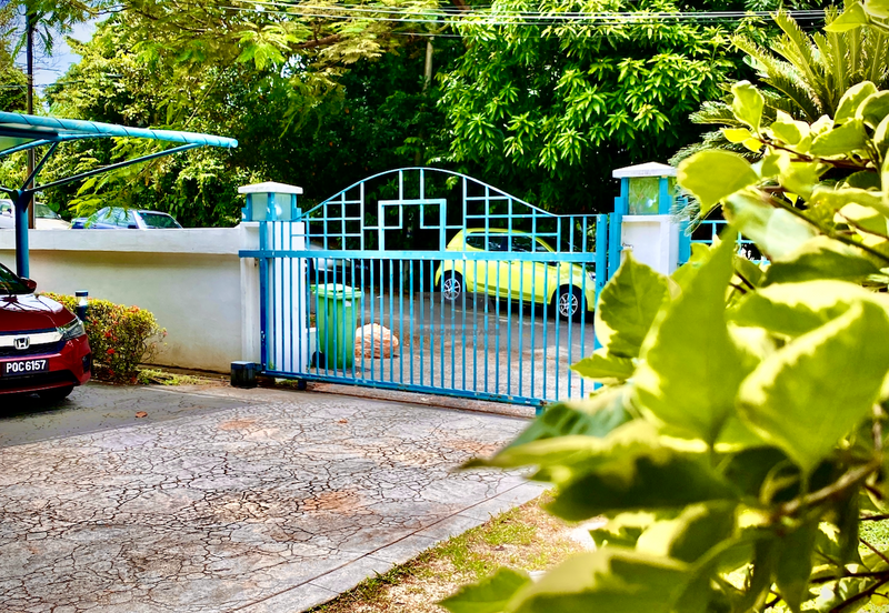 Jalan Bunga Kaca Piring