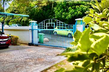 Jalan Bunga Kaca Piring