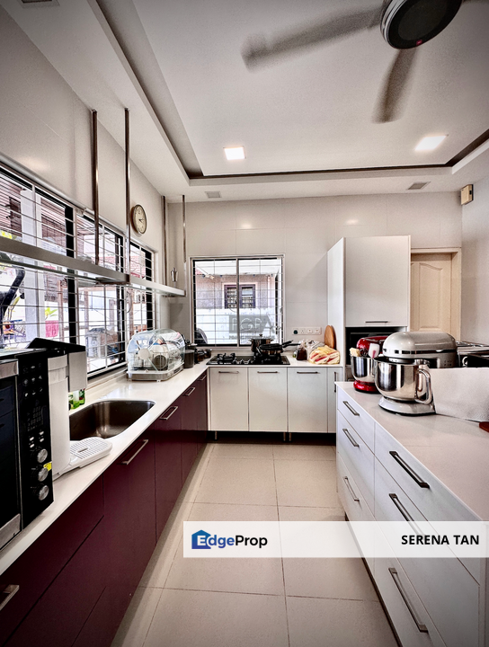 A Single-Storey Bungalow in Jesselton Heights., Penang, Georgetown