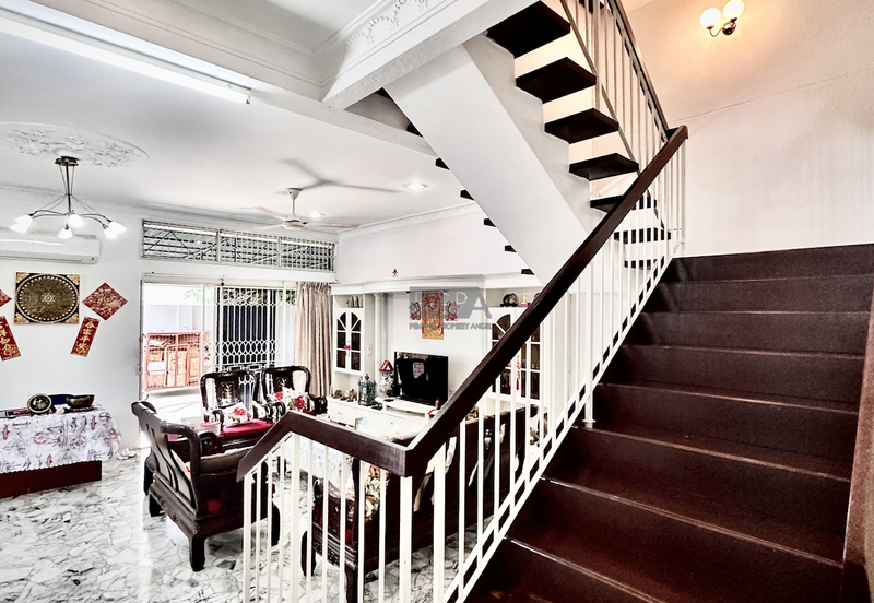 Corner Double-Storey Bungalow off Gurney Drive & Kelawei Road.