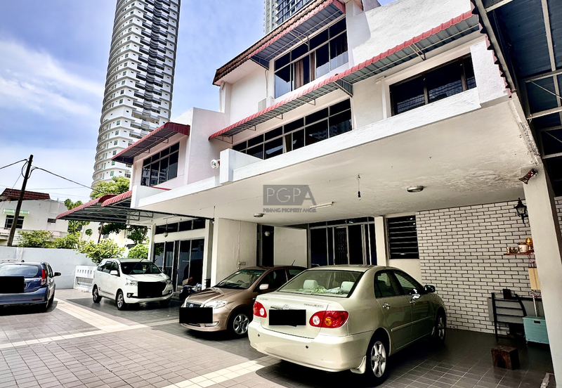 Corner Double-Storey Bungalow off Gurney Drive & Kelawei Road.
