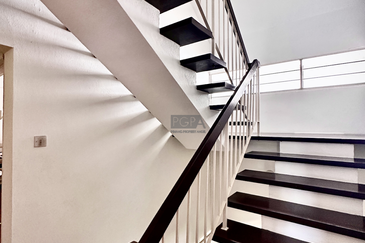 Corner Double-Storey Bungalow off Gurney Drive & Kelawei Road.