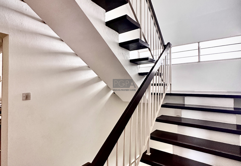 Corner Double-Storey Bungalow off Gurney Drive & Kelawei Road.